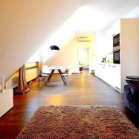 Vendégház Newly Refurbished Flat In The Centre